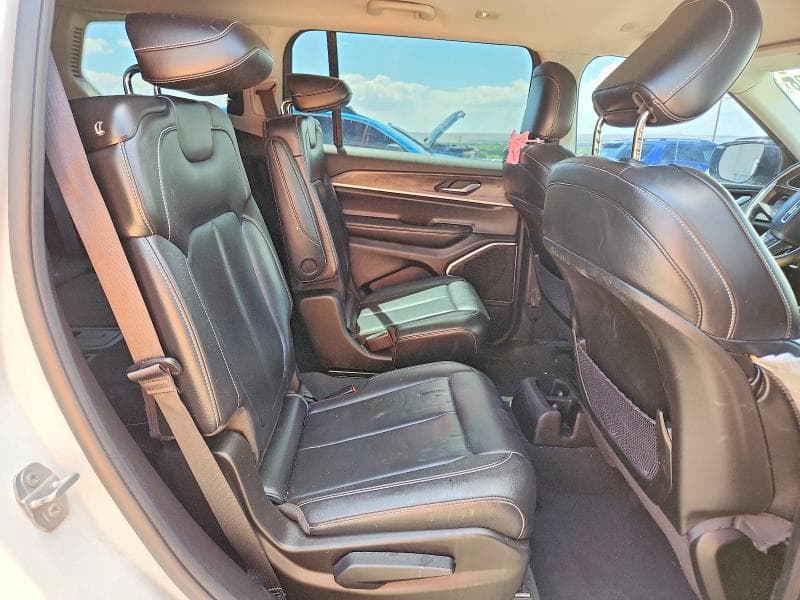 2022 JEEP GRAND CHEROKEE L LIMITED L LIMITED 11