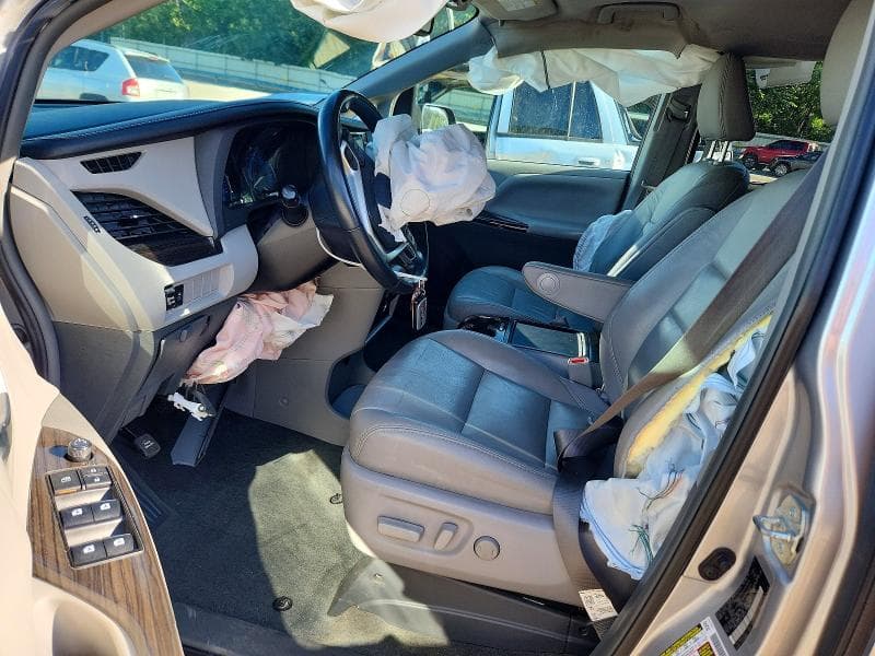 2018 TOYOTA SIENNA XLE 7-PASSENGER 7