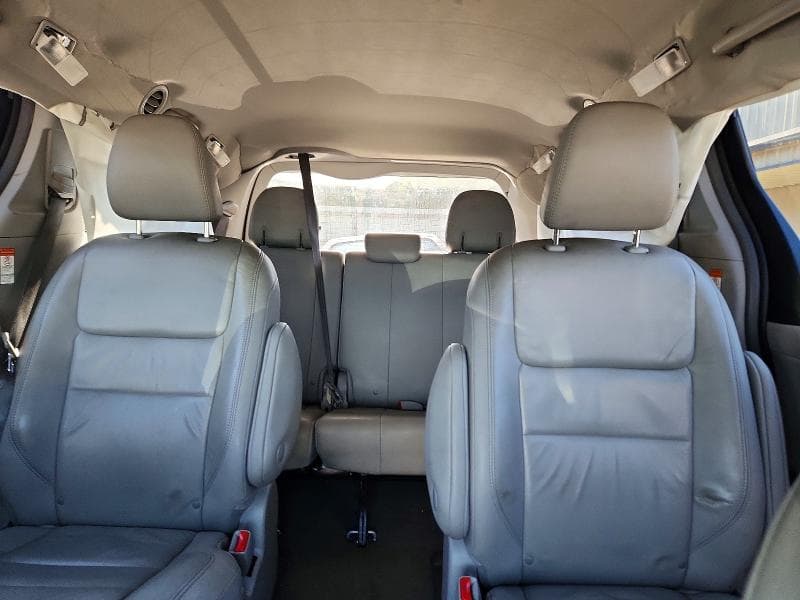 2018 TOYOTA SIENNA XLE 7-PASSENGER 10