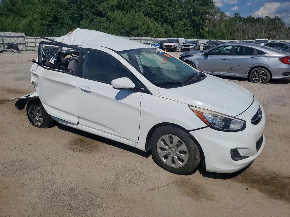 2016 HYUNDAI ACCENT SE 4