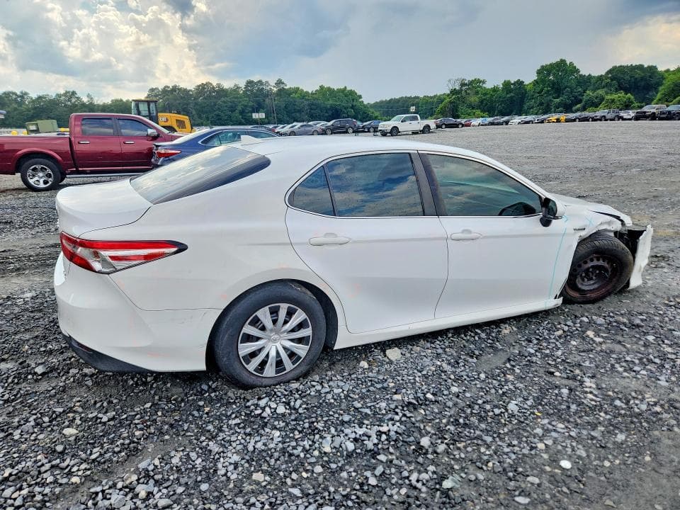 2019 TOYOTA CAMRY HYBRID LE 3