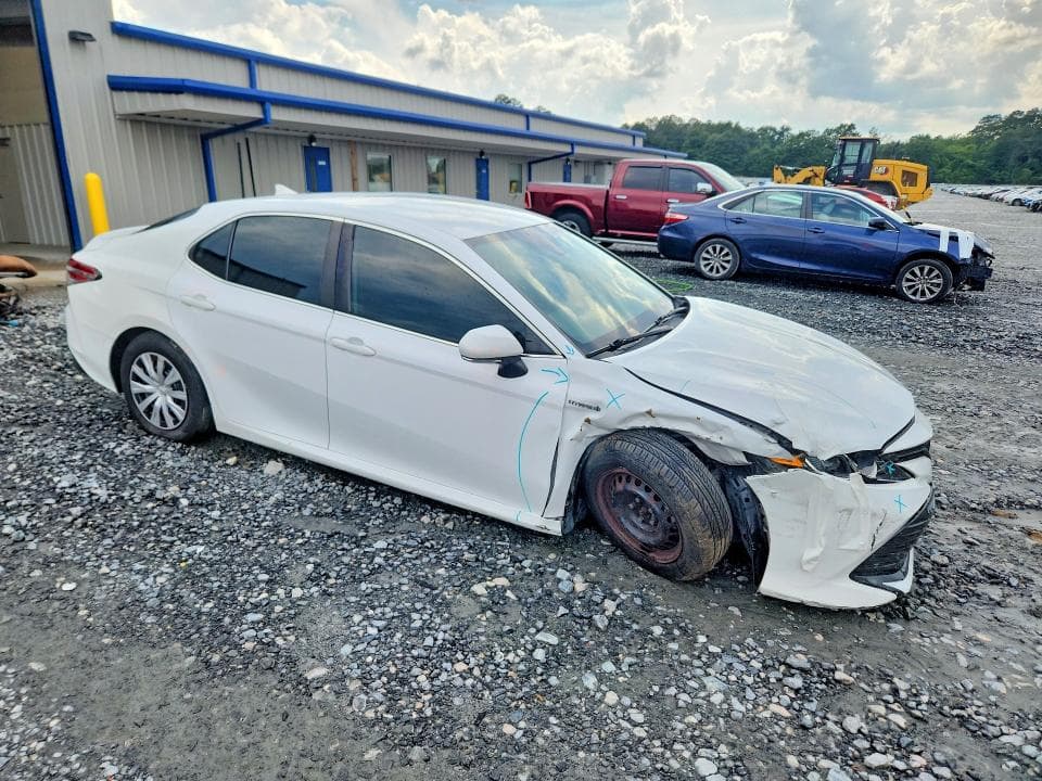 2019 TOYOTA CAMRY HYBRID LE 4