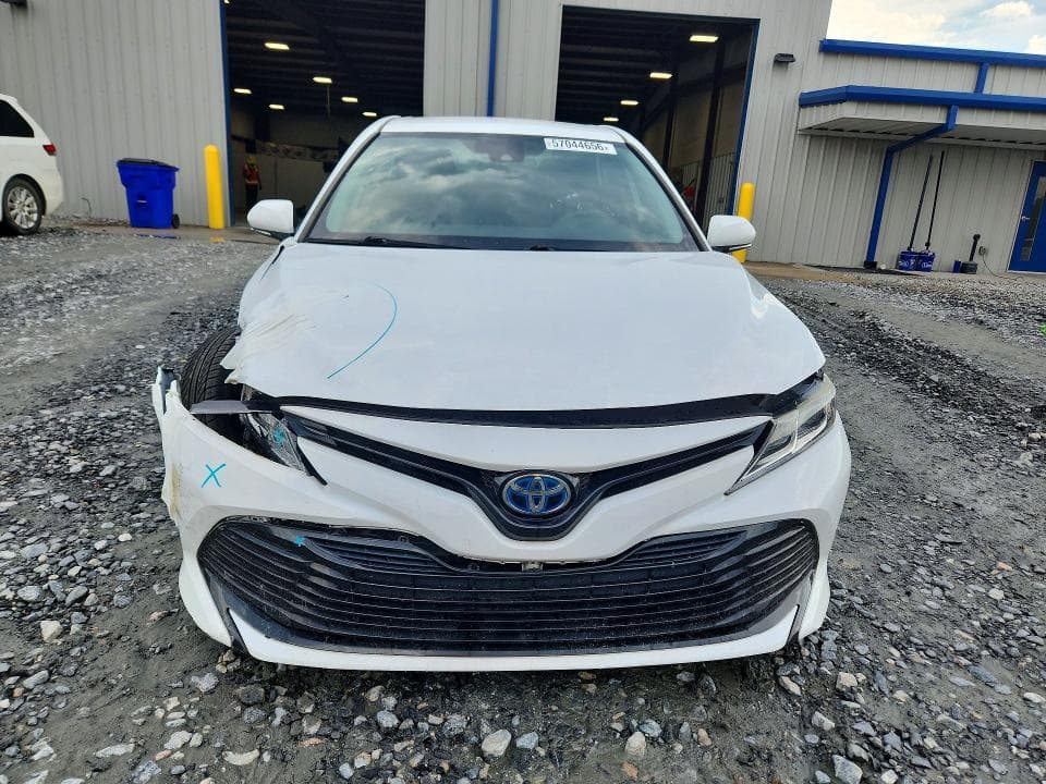 2019 TOYOTA CAMRY HYBRID LE 5
