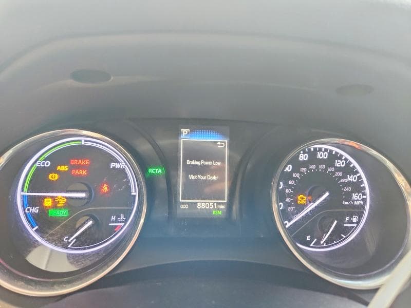 2019 TOYOTA CAMRY HYBRID LE 9