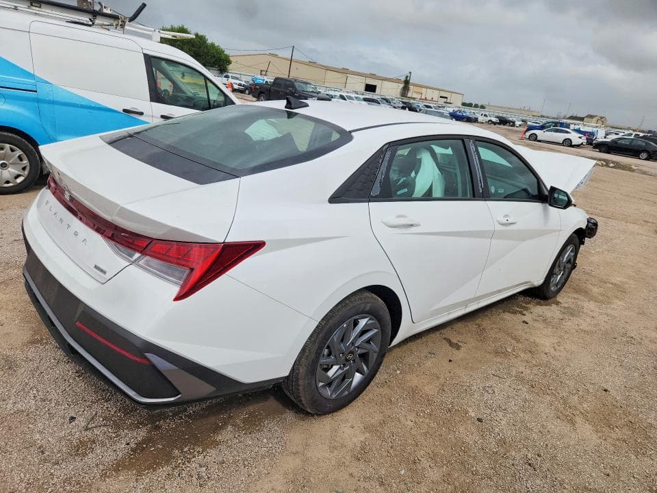2026 HYUNDAI ELANTRA HYBRID BLUE 3