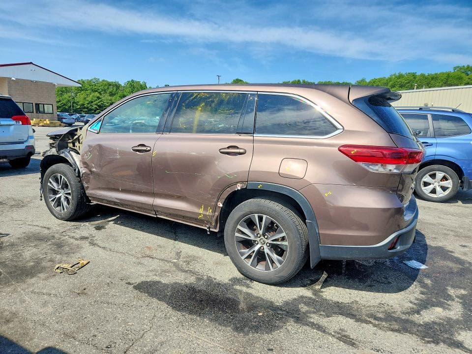 2017 TOYOTA HIGHLANDER LE LE 2