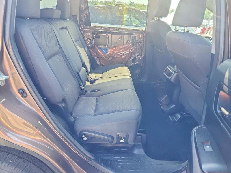 2017 TOYOTA HIGHLANDER LE LE 11