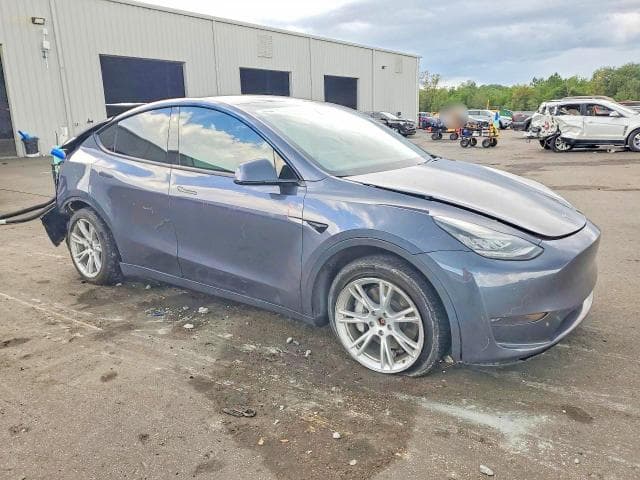 2021 TESLA MODEL Y 4