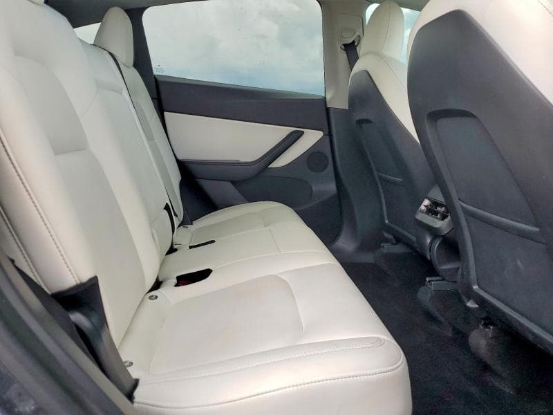 2021 TESLA MODEL Y 10