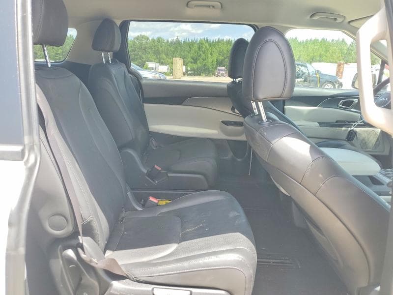 2024 KIA CARNIVAL LX 11