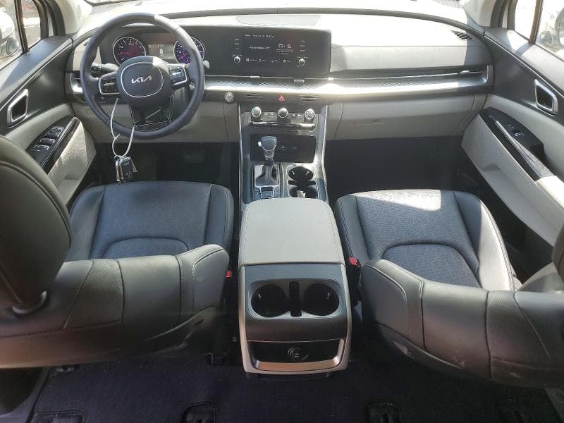 2024 KIA CARNIVAL LX 8