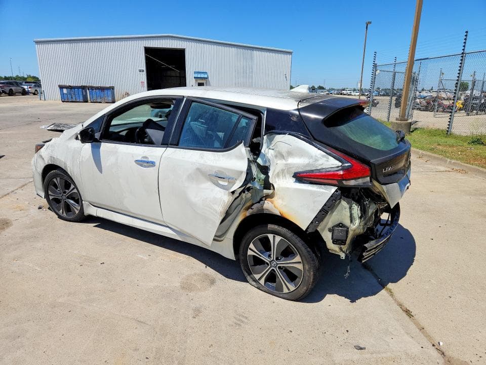 2022 NISSAN LEAF 2