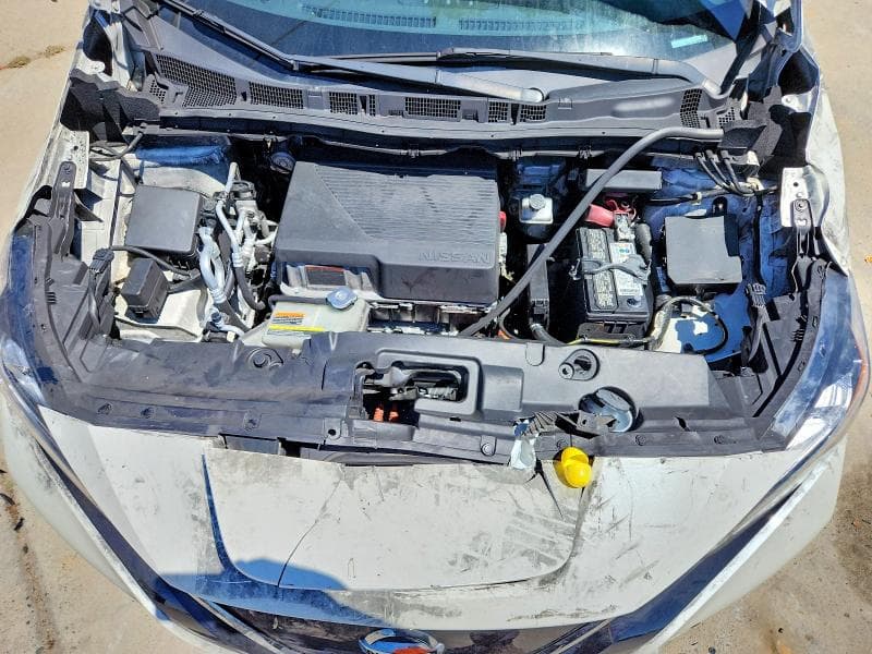 2022 NISSAN LEAF 11