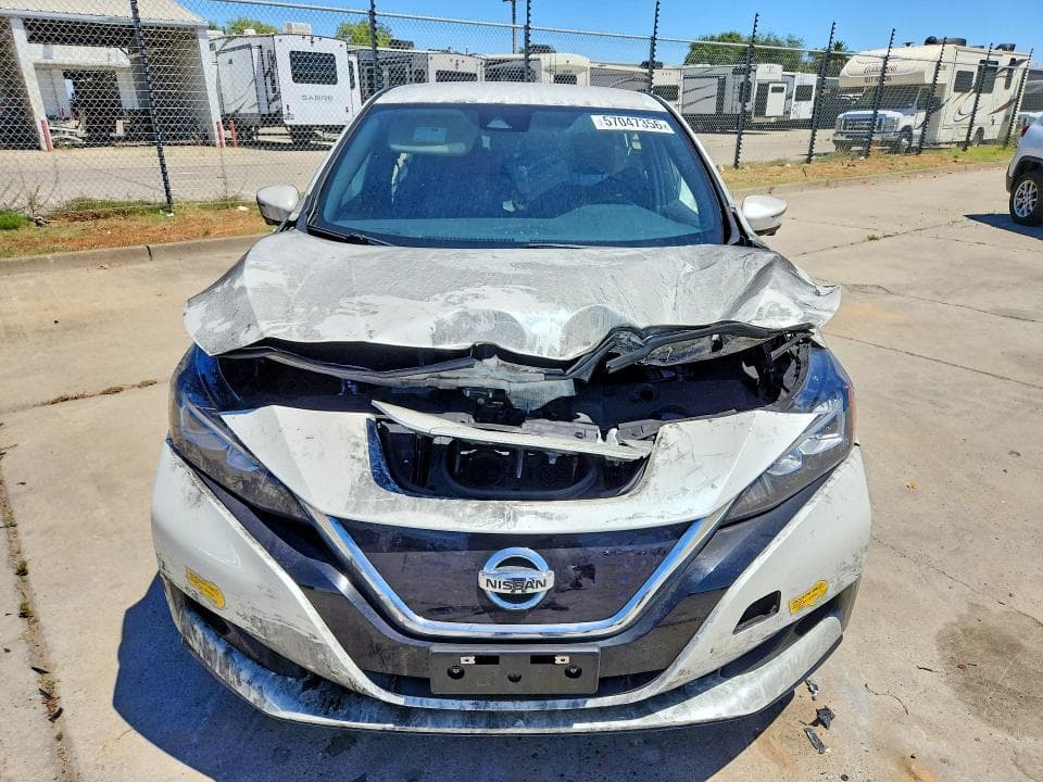 2022 NISSAN LEAF 5