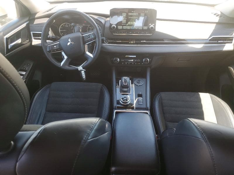 2024 MITSUBISHI OUTLANDER SE 8