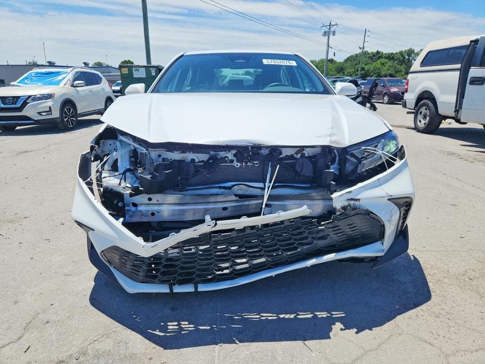 2025 TOYOTA CAMRY SE 4