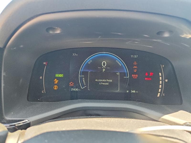 2025 TOYOTA CAMRY SE 8