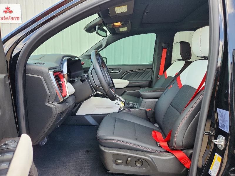2025 GMC CANYON AT4 7