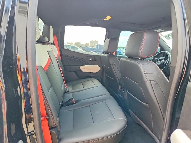 2025 GMC CANYON AT4 10