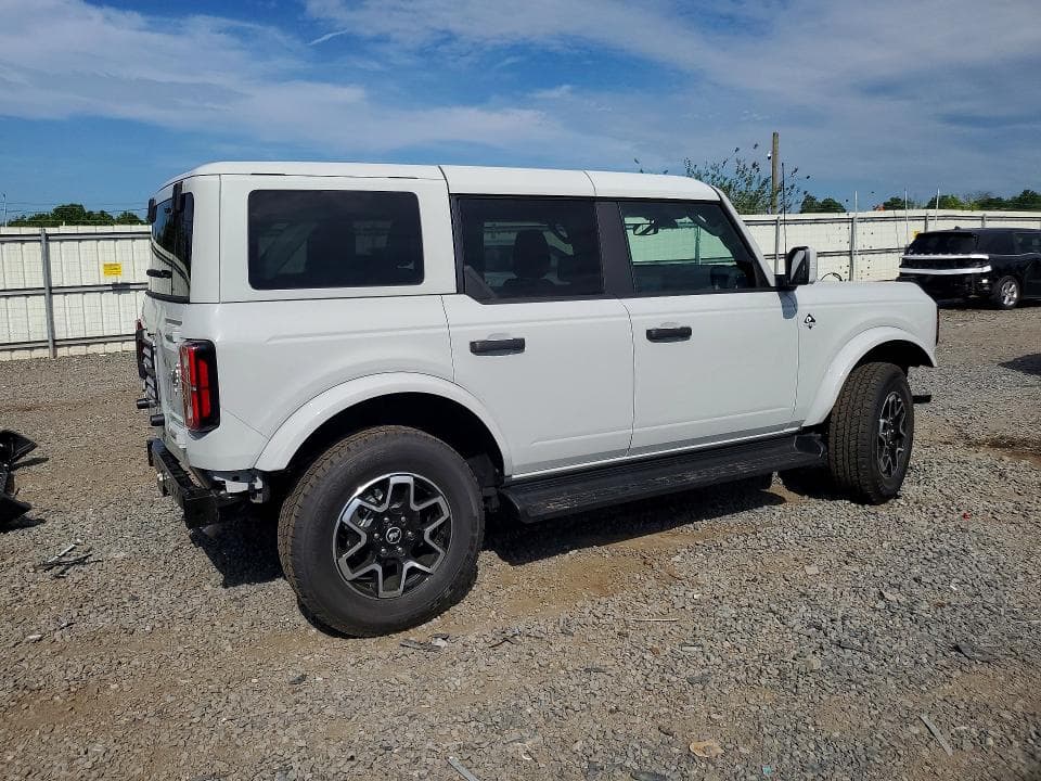 2026 FORD BRONCO OUTER BANKS 3