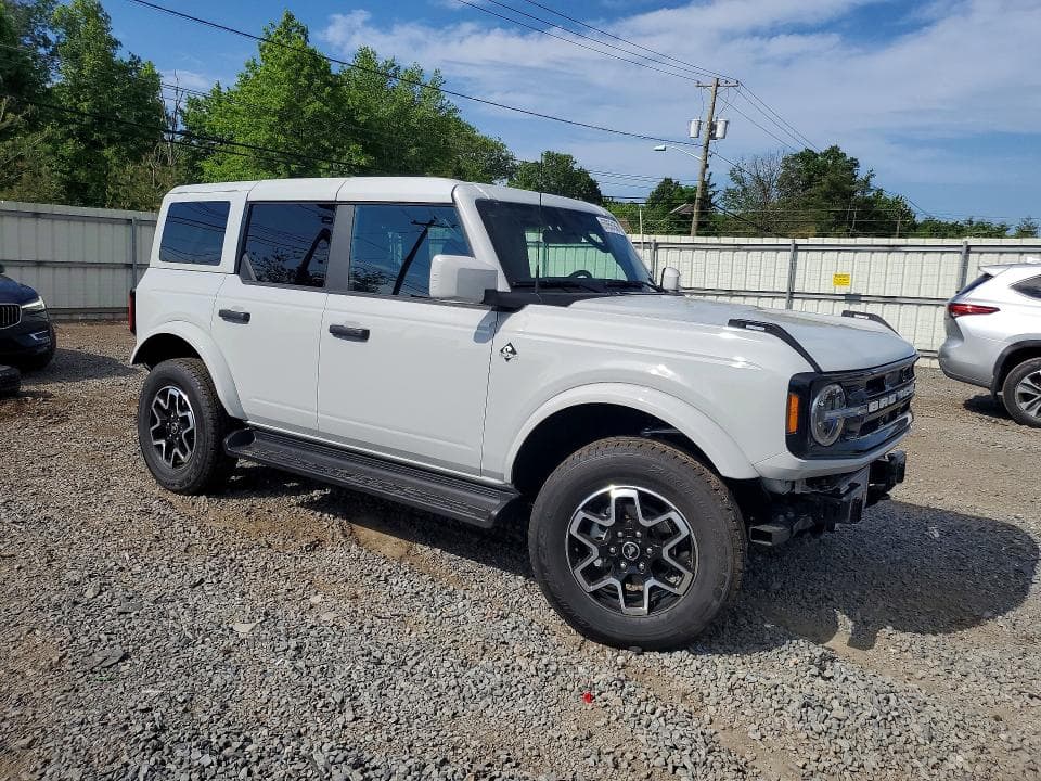 2026 FORD BRONCO OUTER BANKS 4
