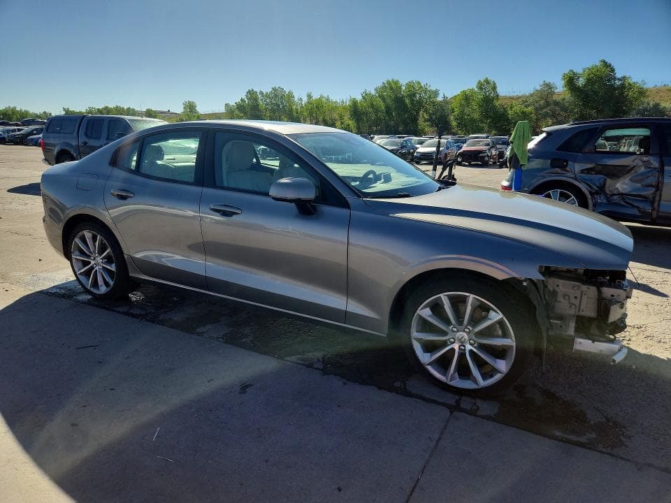 2021 VOLVO S60 T6 MOMENTUM T6 MOMENTUM 4