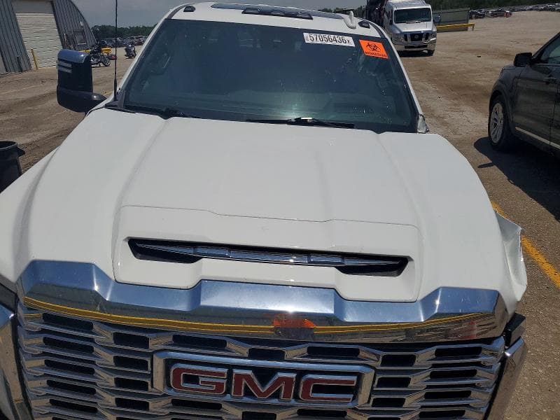 2024 GMC SIERRA K2500 DENALI 11