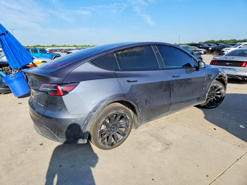 2023 TESLA MODEL Y 3
