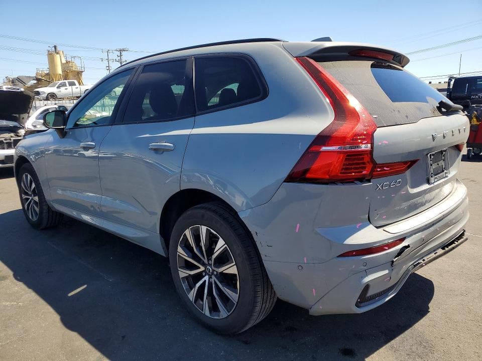 2024 VOLVO XC60 PLUS 2