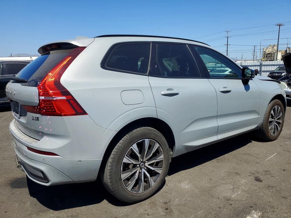 2024 VOLVO XC60 PLUS 3