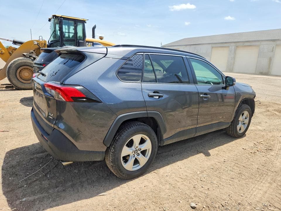 2021 TOYOTA RAV4 XLE XLE 3