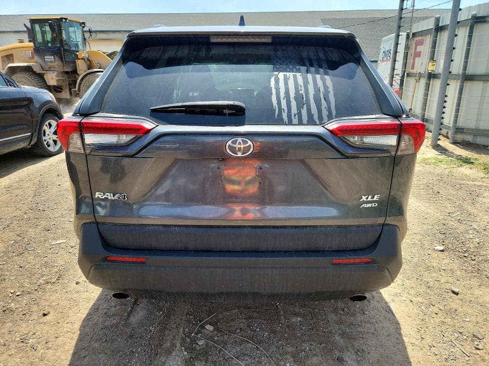 2021 TOYOTA RAV4 XLE XLE 6