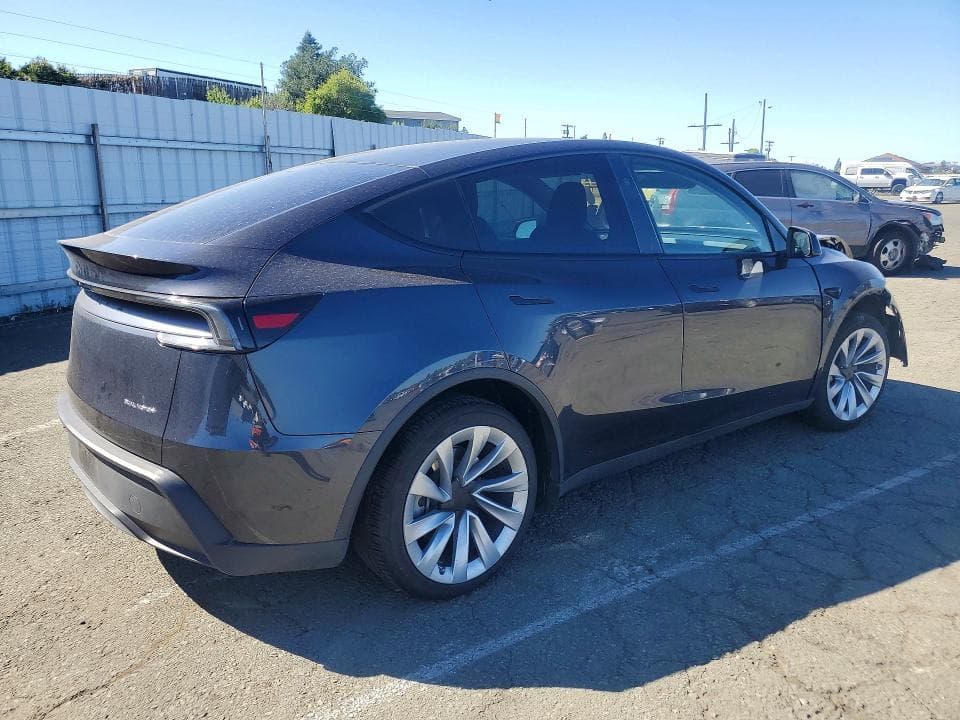 2026 TESLA MODEL Y 3