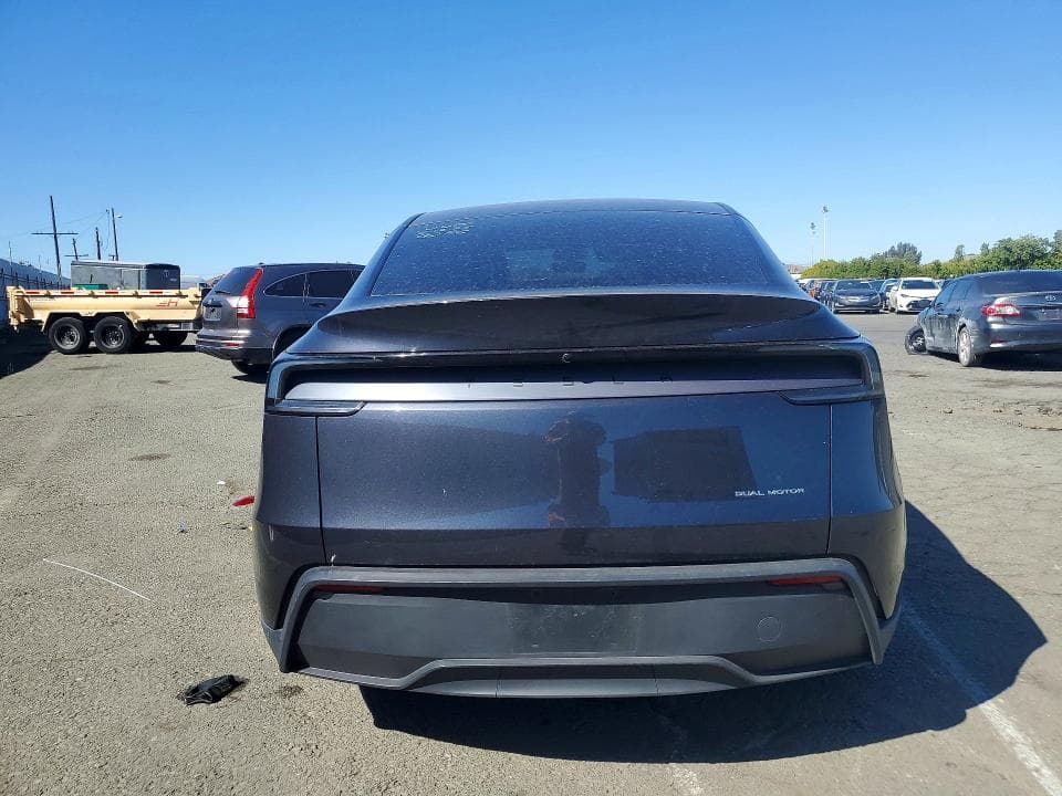 2026 TESLA MODEL Y 6