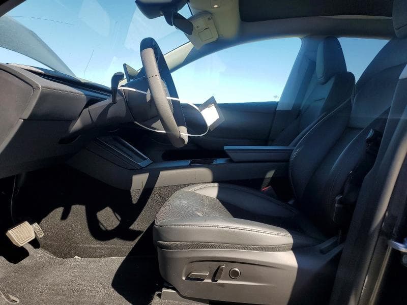 2026 TESLA MODEL Y 7