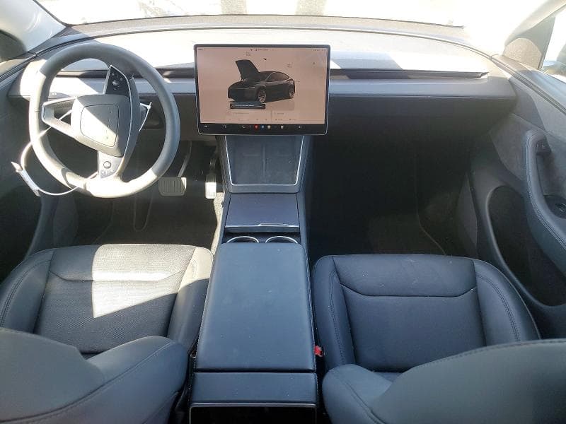 2026 TESLA MODEL Y 8