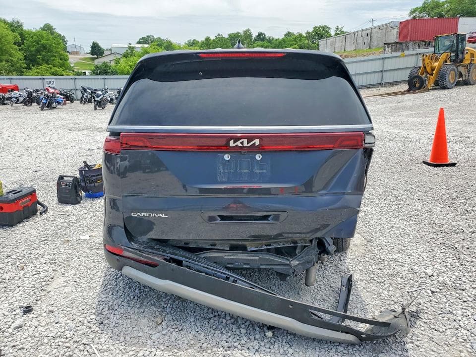 2023 KIA CARNIVAL LX 6