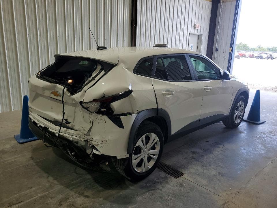 2025 CHEVROLET TRAX LS 3