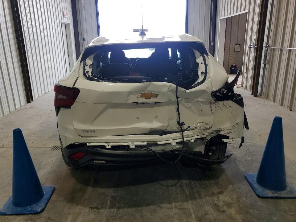 2025 CHEVROLET TRAX LS 6
