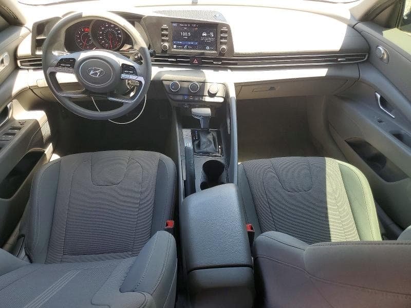 2021 HYUNDAI ELANTRA SE SE 8