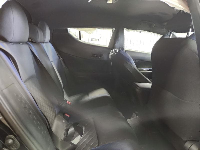 2021 TOYOTA C-HR XLE 11
