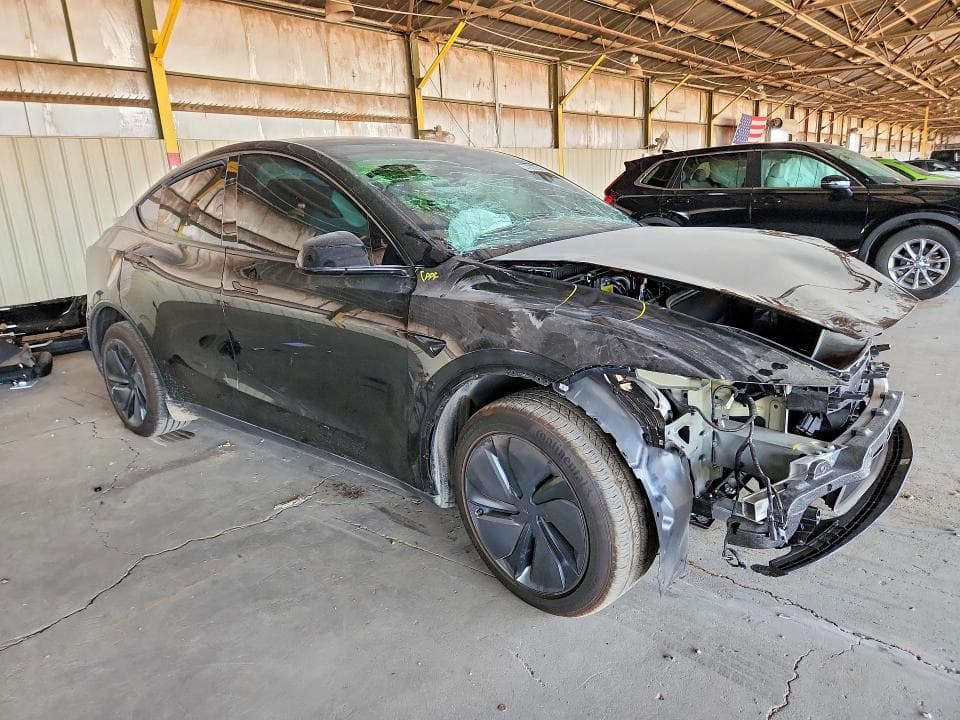 2026 TESLA MODEL Y 4