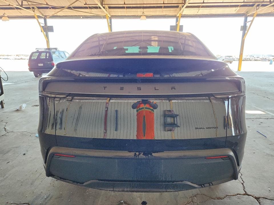 2026 TESLA MODEL Y 6