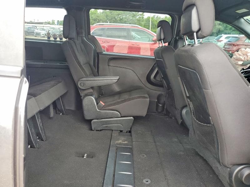 2019 DODGE GRAND CARAVAN SE 11