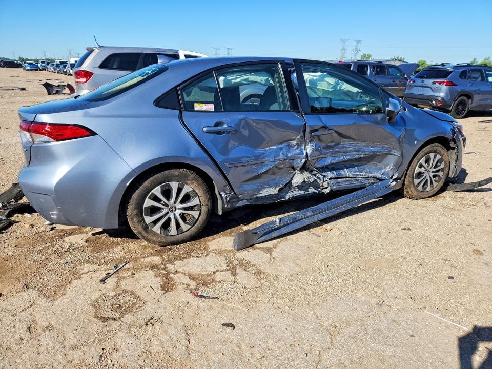2022 TOYOTA COROLLA LE 3