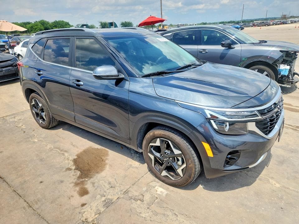 2025 KIA SELTOS EX 4