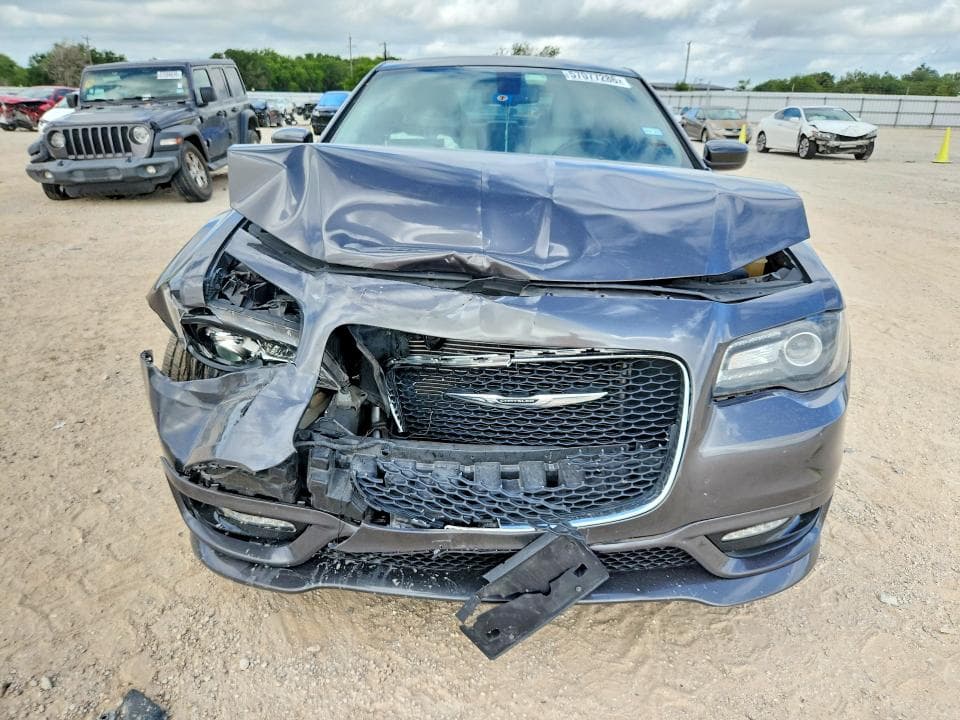 2018 CHRYSLER 300 S 5
