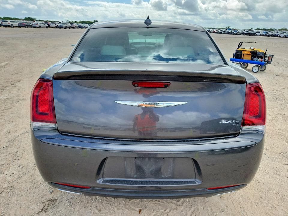 2018 CHRYSLER 300 S 6