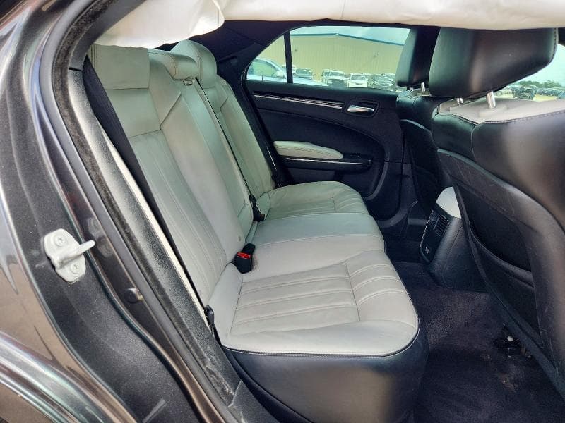 2018 CHRYSLER 300 S 10