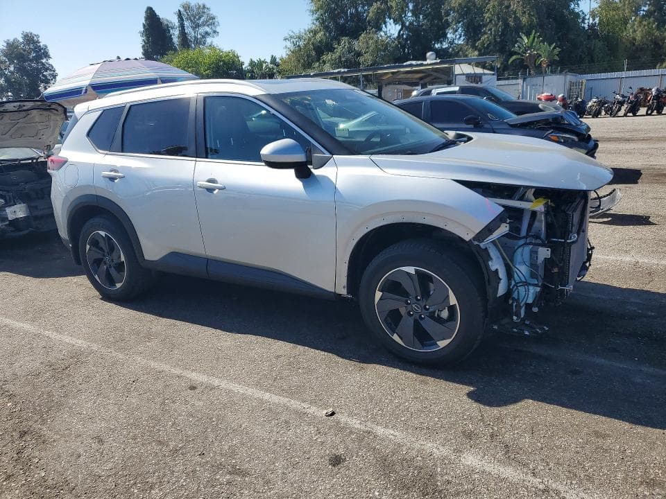 2025 NISSAN ROGUE SV 4